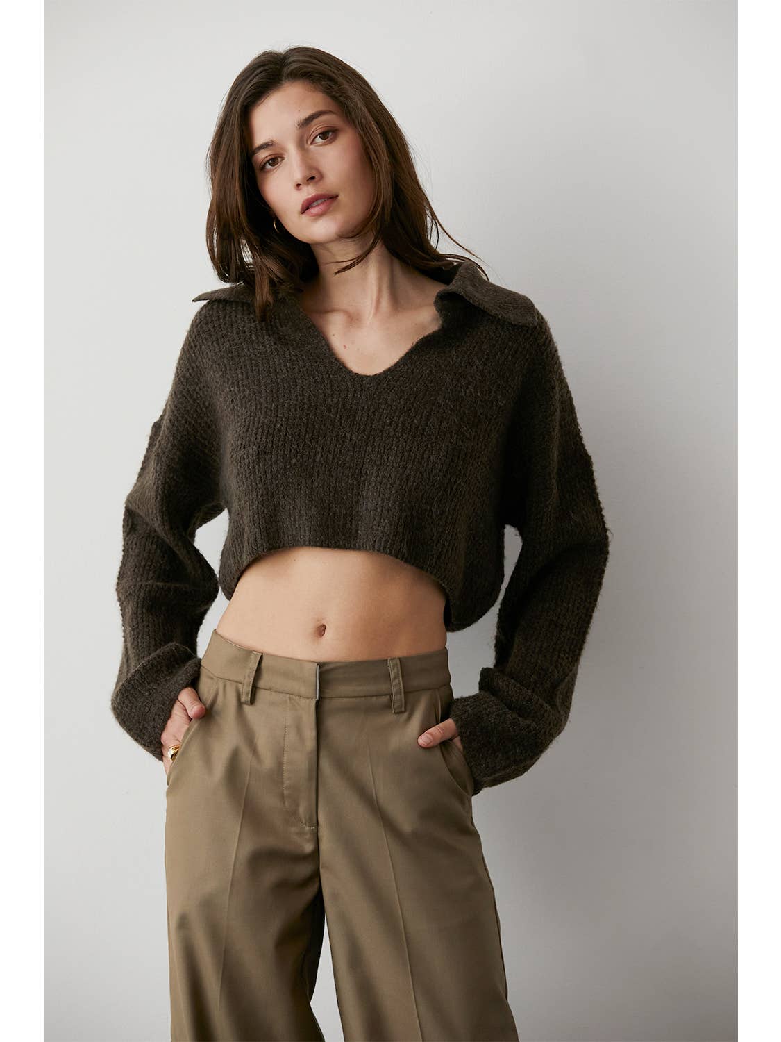 Cecilia Cropped Sweater – Motel Therapy